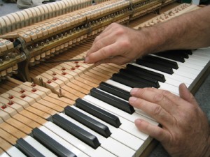 Cách nhận biết bàn phím đàn Piano sắp hư hỏng